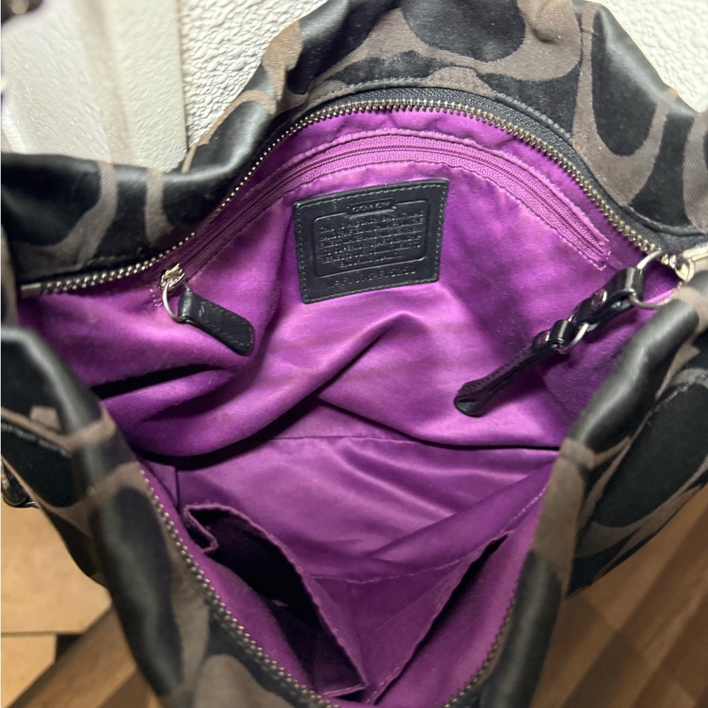 Vintage Coach Carly Black Shoulder Bag with Signature Pattern - Picture 12 of 13